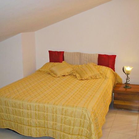 Acerra Appartamento Per 4 Persone المظهر الخارجي الصورة