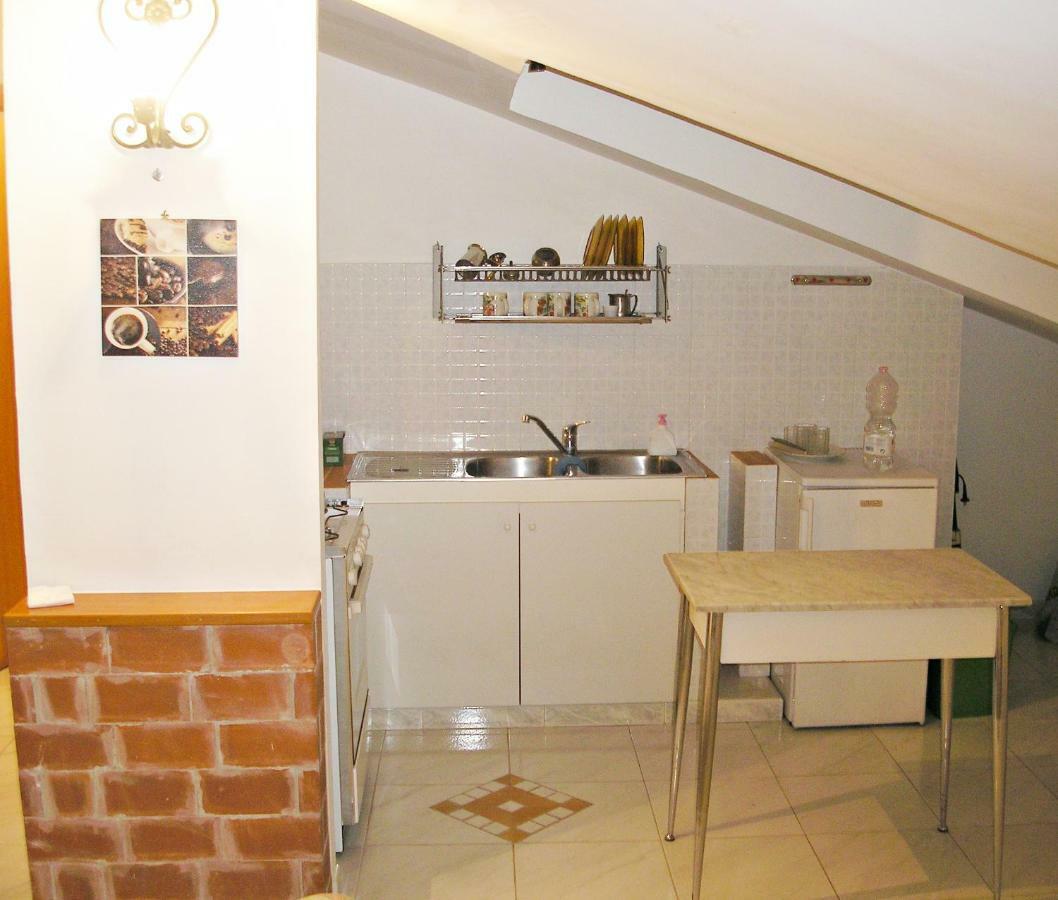 Acerra Appartamento Per 4 Persone المظهر الخارجي الصورة